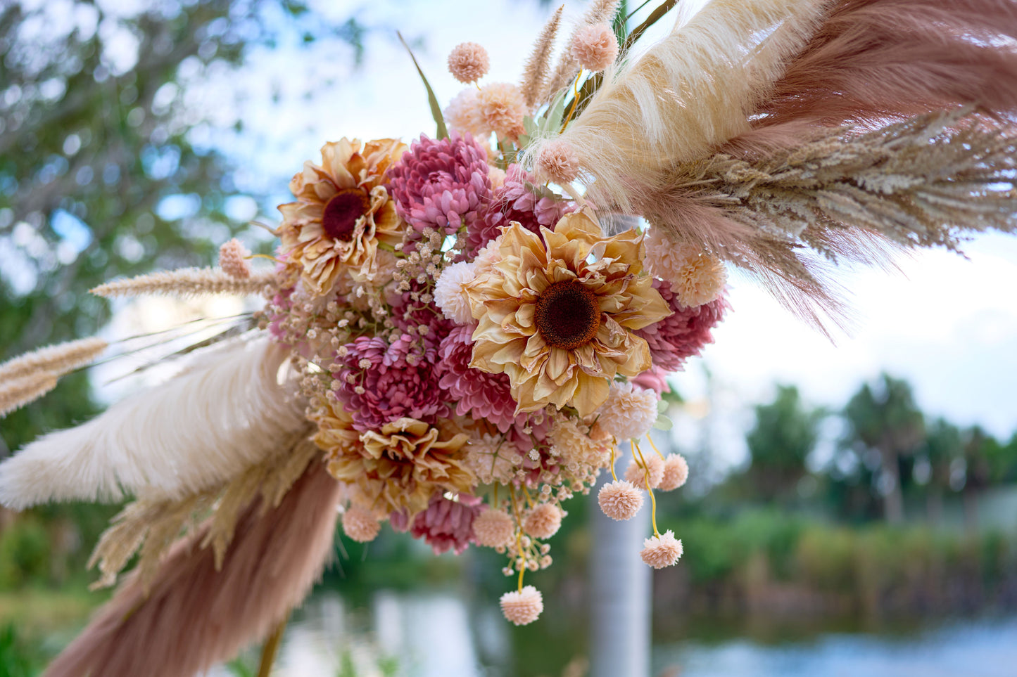 The Autumn Grace Circle Arch